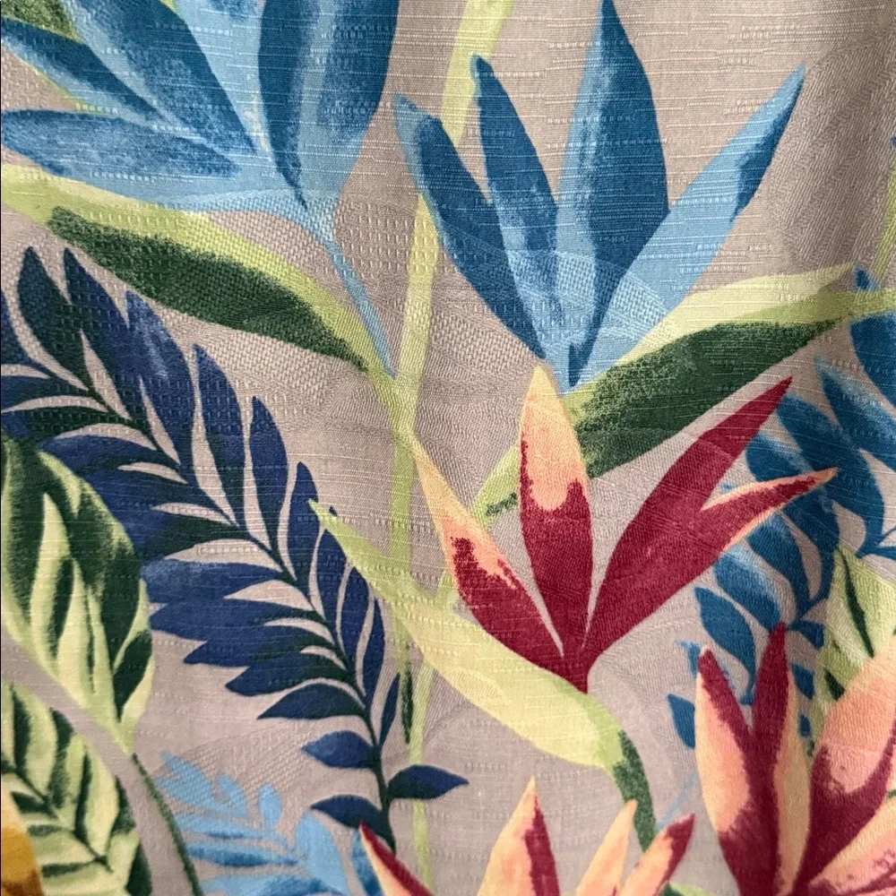 Tommy Bahama shirt EUC - Picture 3 of 4